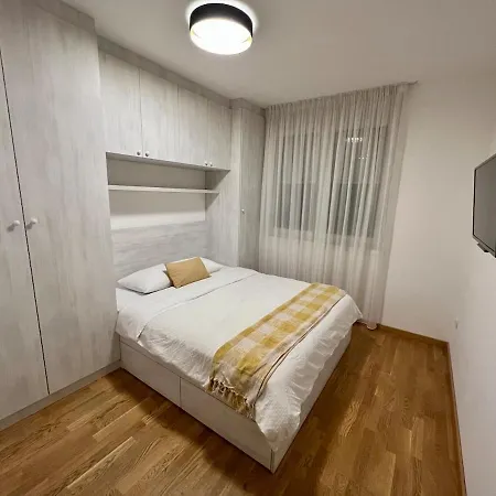 Zuti - Reserved Parking Space Apartment Novi Sad