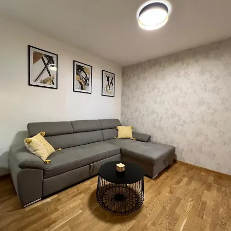 Apartment Zuti - Reserved Parking Space