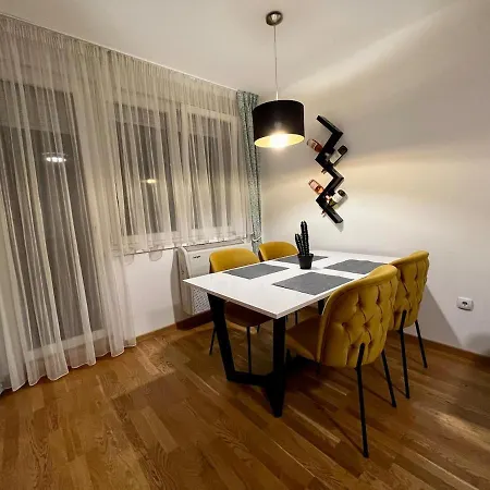 Zuti - Reserved Parking Space Apartment *